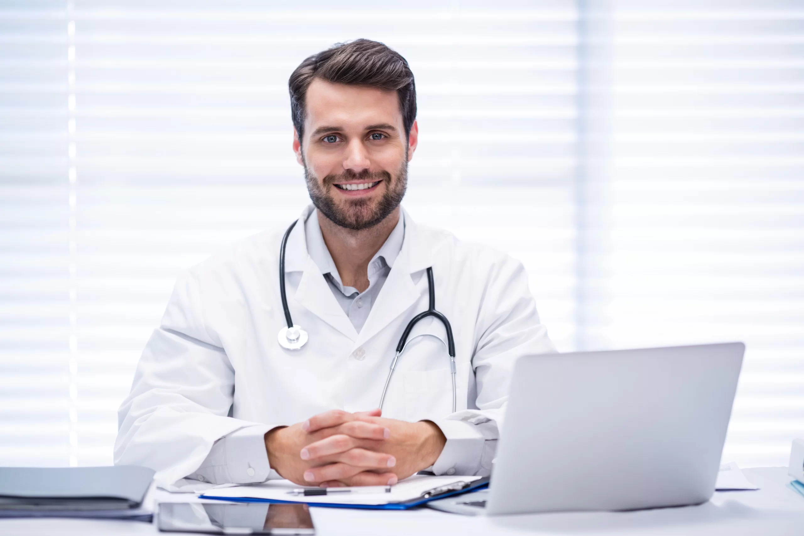 Foto Diferenças entre advocacia consultiva e contenciosa para clínicas e médicos