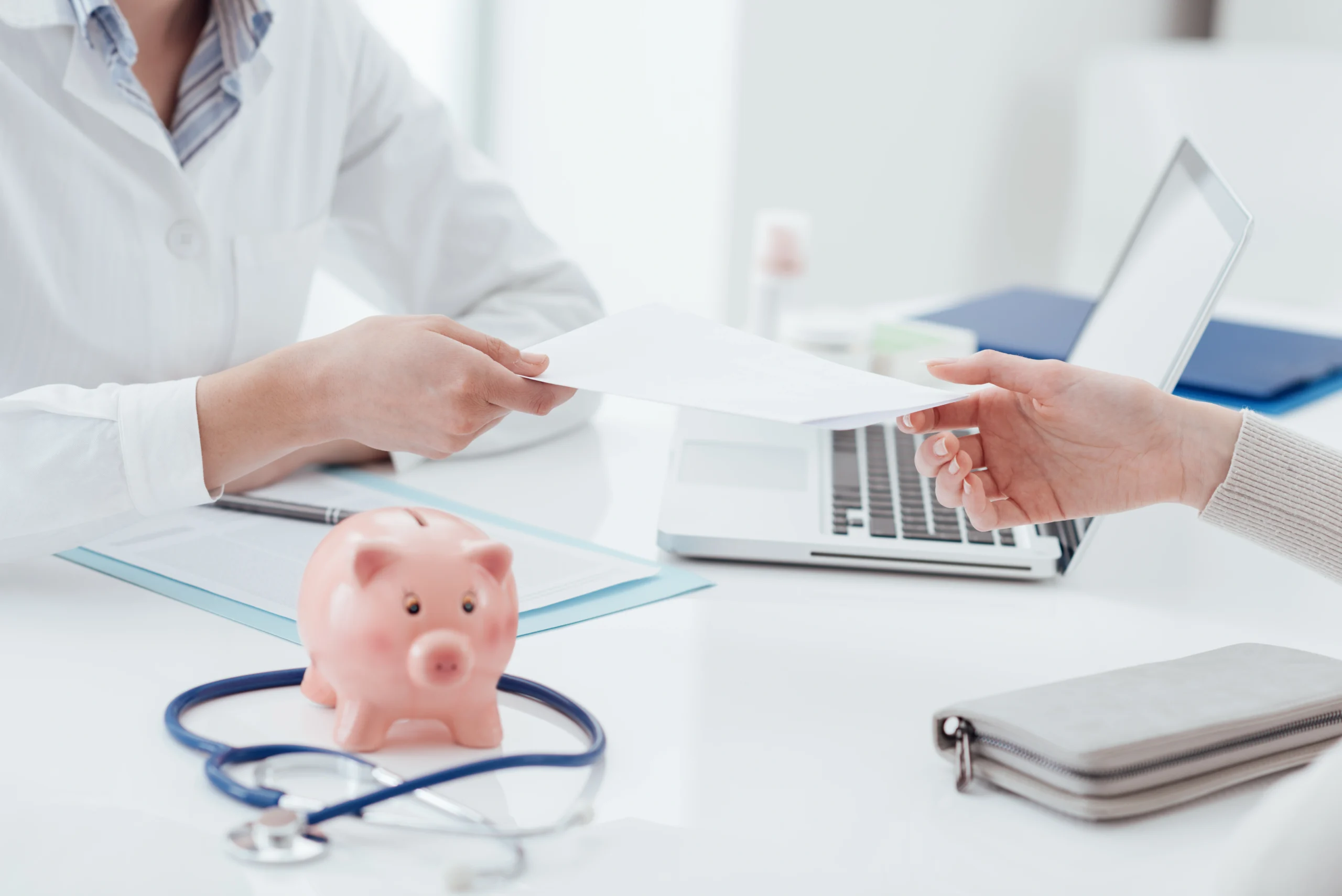 reembolso de plano de saúde;honorários médicos;cláusula abusiva;direito do consumidor;livre escolha;plano de saúde