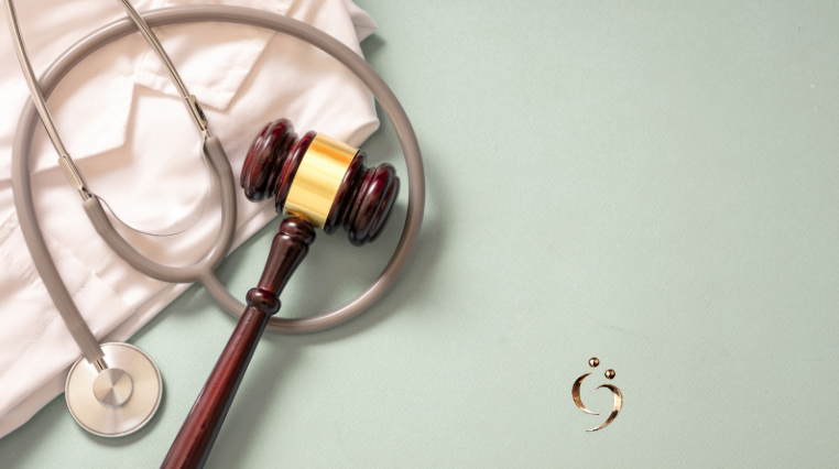 direito médico, judicialização da saúde, responsabilidade civil médica, erro de informação, processo ético profissional, CRM, compliance médico, erro médico, plano de saúde, liminar de saúde, direito à saúde, advocacia médica preventiva, termo de consentimento livre e esclarecido, TCLE, prontuário médico