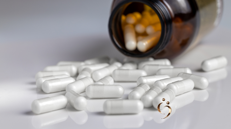 Lei 15.440/2026, Registro de medicamentos importados Anvisa, Cobertura de medicamento importado pelo plano de saúde, Lei 6.360/1976 atualizada, Fim do Certificado de Registro no País de Origem, Certificação de Boas Práticas de Fabricação Anvisa, Plano de saúde é obrigado a cobrir remédio importado registrado na Anvisa?, O que muda no registro de remédios com a Lei 15.440?, Medicamento fora do Rol da ANS tem cobertura obrigatória?, Negativa de plano de saúde para medicamento de alto custo importado, Como funciona o custeio de tratamento de ponta por liminar médica, Impacto da Lei 15.440/2026 na judicialização da saúde